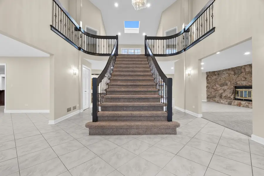 1202 W Surrey Road, Addison, IL 60101 - Image #3