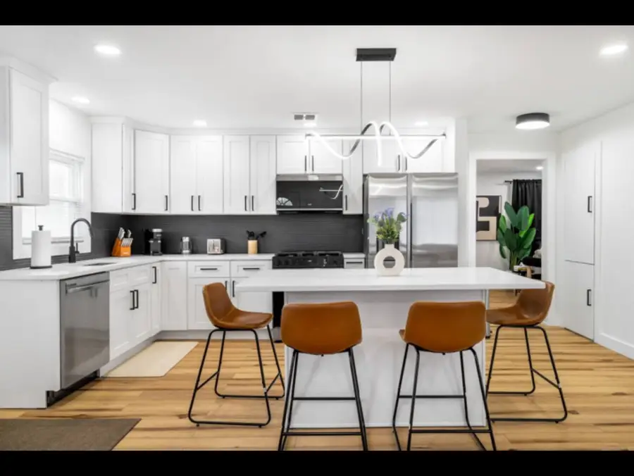 8738 Newland Avenue, Oak Lawn, IL 60453 - Image #2