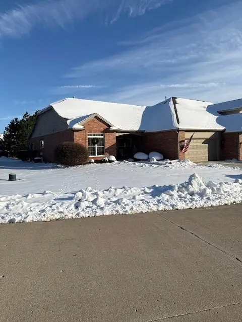 4 Monarch Drive, Bloomington, IL 61704