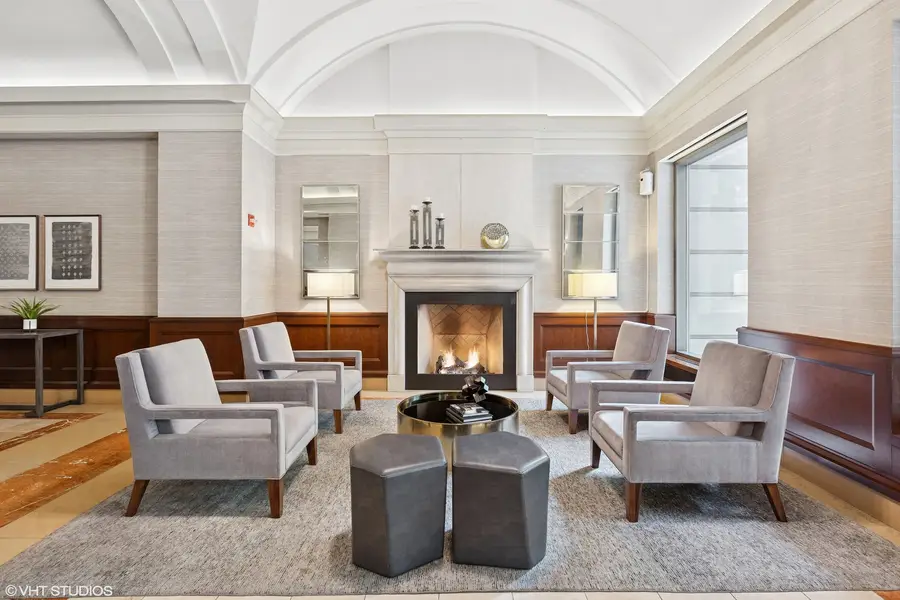 25 E Superior Street #2405, Chicago, IL 60611 - Image #3