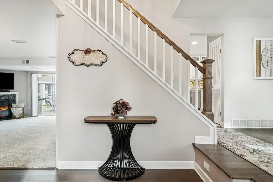 214 E Ivy Lane, Arlington Heights, IL 60004 - Image #2