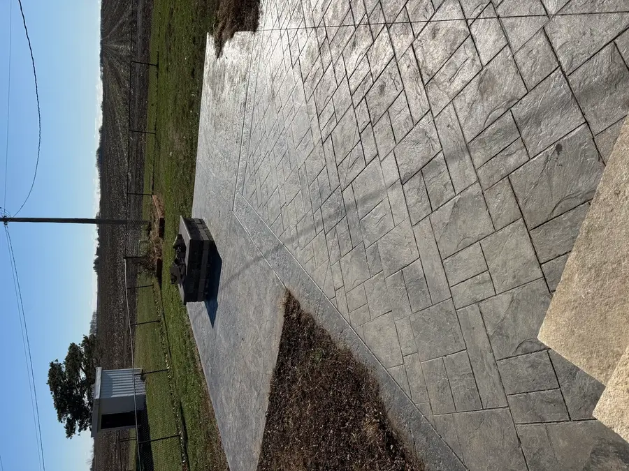 208 E Newton Street, Mansfield, IL 61854 - Image #2