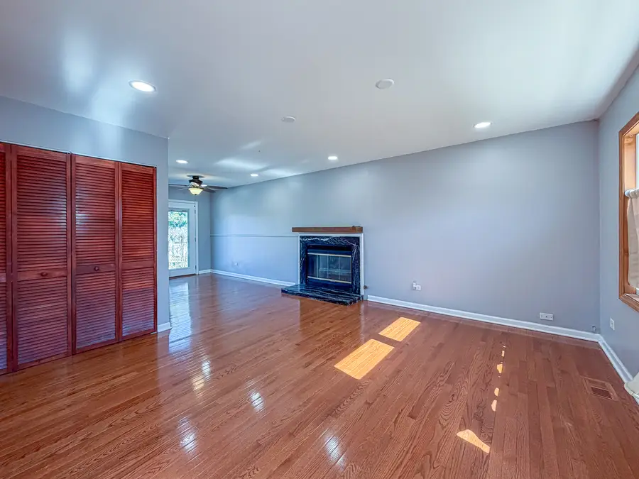 290 E Wrightwood Avenue, Glendale Heights, IL 60139 - #3