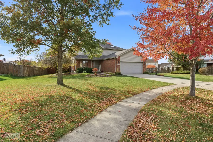 814 Edgewater Drive, Minooka, IL 60447 - Image #2