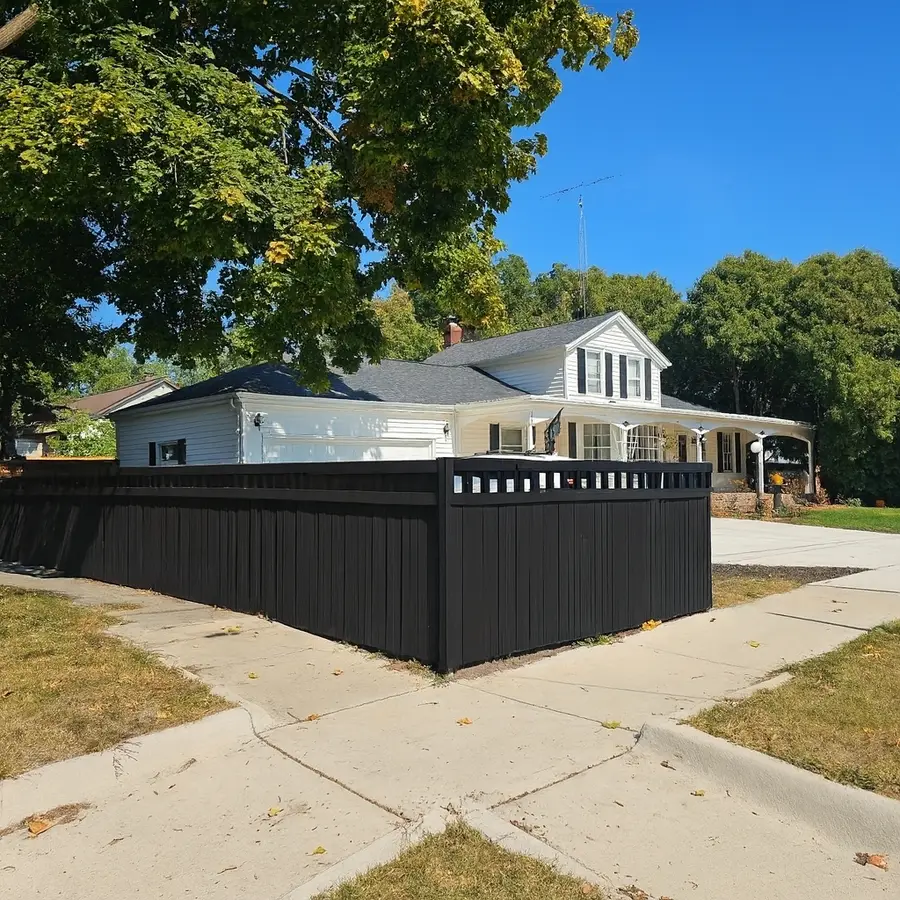 527 W Madison Street, Belvidere, IL 61008 - Image #2