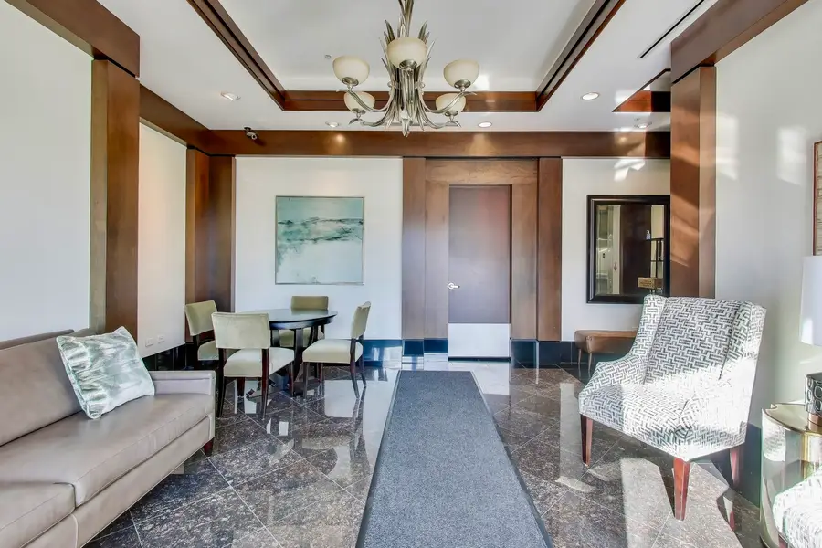 10 E Burlington Street #2C, Riverside, IL 60546 - #2