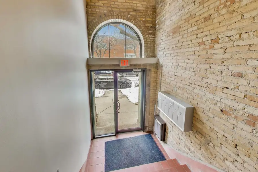 1140 W Cornelia Avenue #D, Chicago, IL 60657 - Image #2