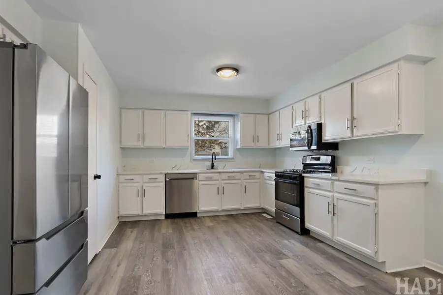 197 Maplewood Drive, Antioch, IL 60002 - Image #3