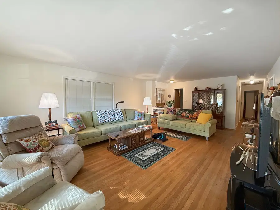 548 Elm Street, Glen Ellyn, IL 60137 - Image #2