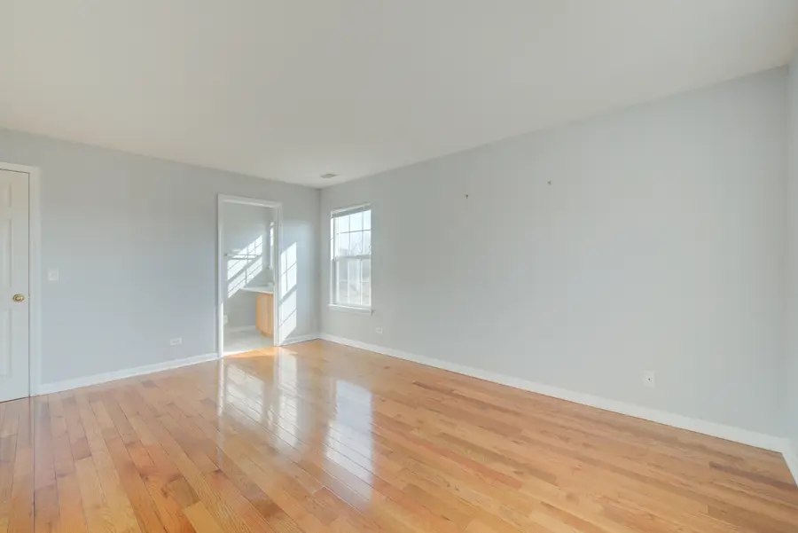 974 N Village Drive #4, Round Lake Beach, IL 60073 - Image #3