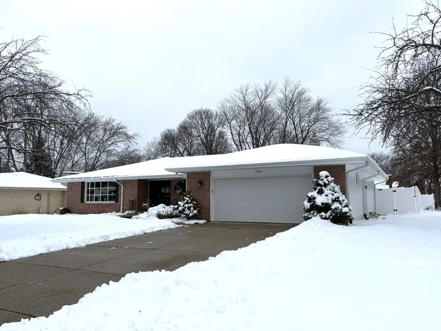 5766 Hoylake Drive, Rockford, IL 61107 - Image #2