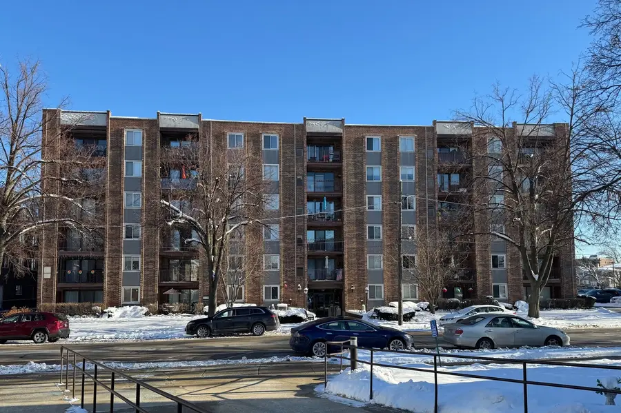 825 Pearson Street #3D, Des Plaines, IL 60016 - Image #2