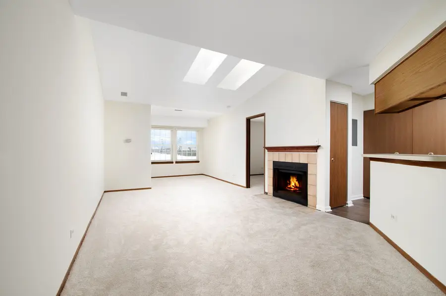 1345 Wyndam Circle #203, Palatine, IL 60074 - Image #3