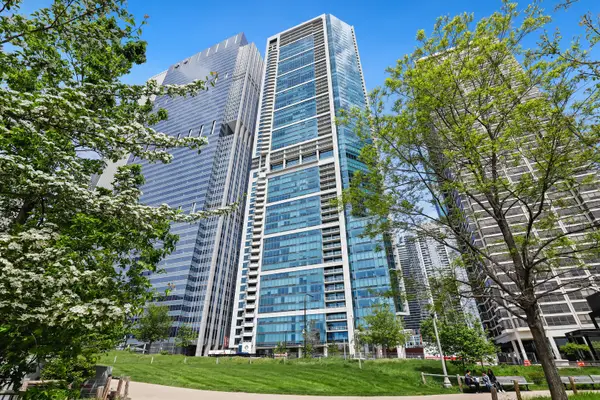 340 E Randolph Street #302, Chicago, IL 60601