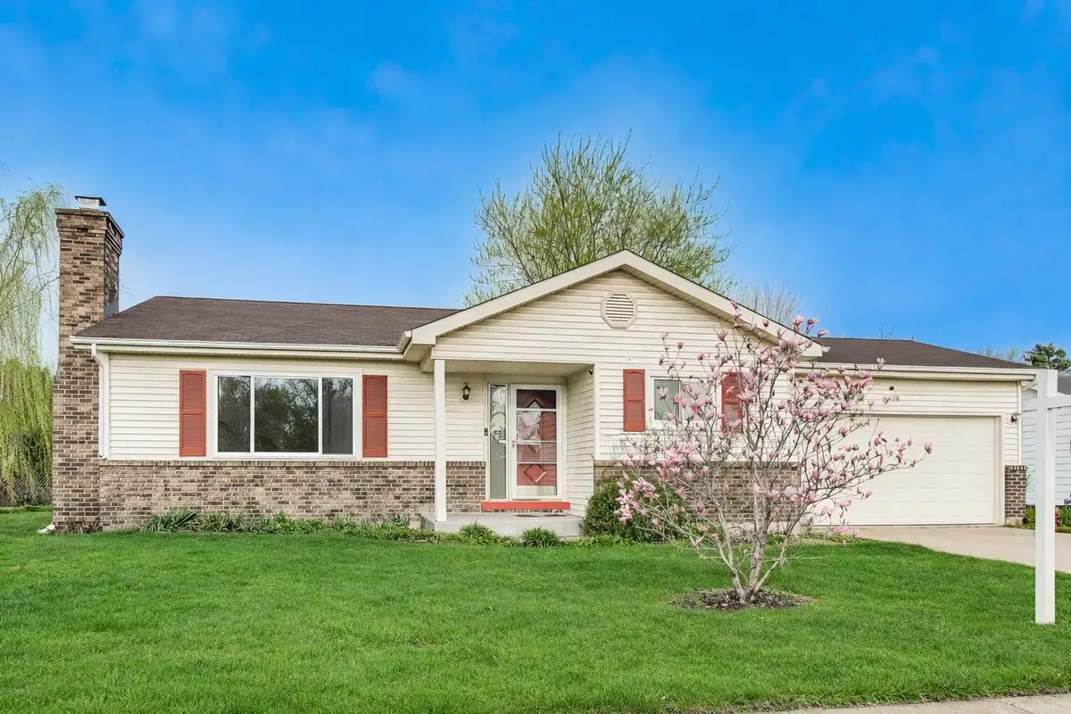 3918 N Galesburg Avenue, Arlington Heights, IL 60004 - #1