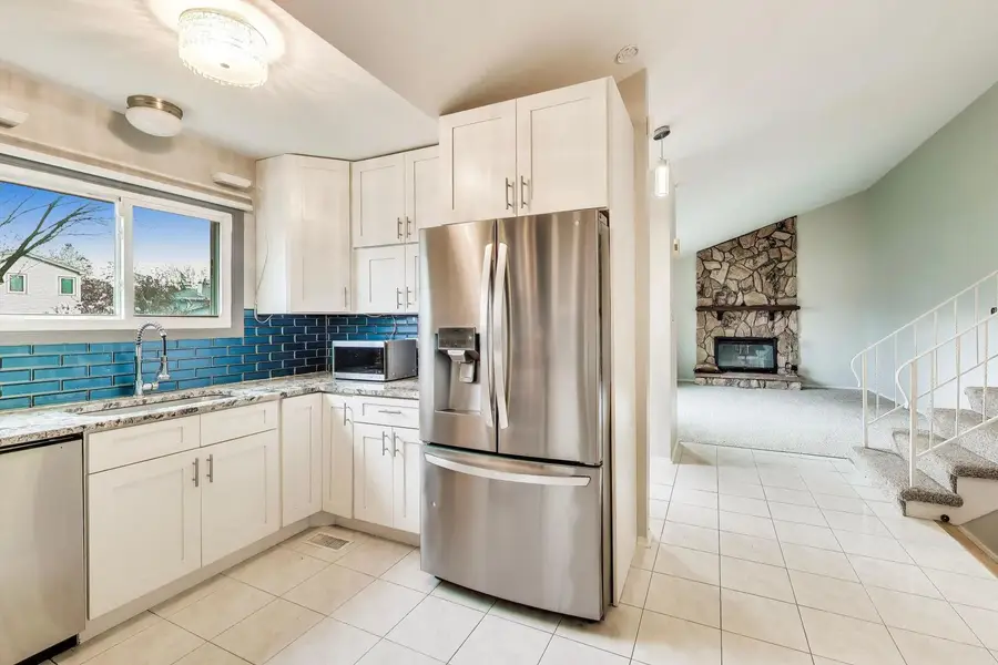 3918 N Galesburg Avenue, Arlington Heights, IL 60004 - #3