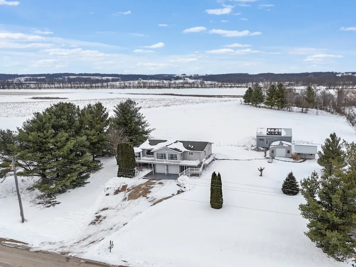 7980 E Ridott Road, Ridott, IL 61067 - Image #1