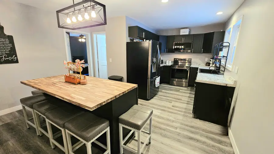 705 N Ottawa Avenue, Dixon, IL 61021 - Image #3