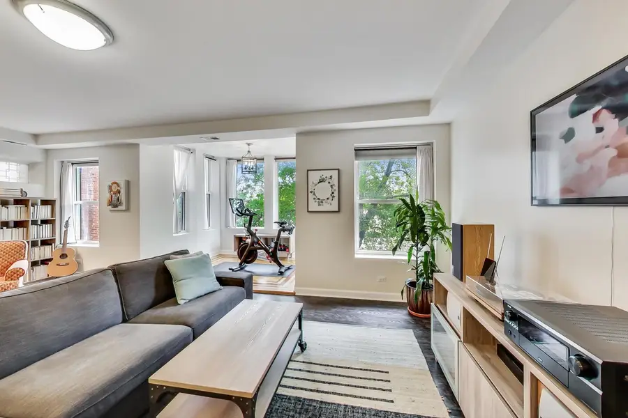 945 W Agatite Avenue #2, Chicago, IL 60640 - Image #3