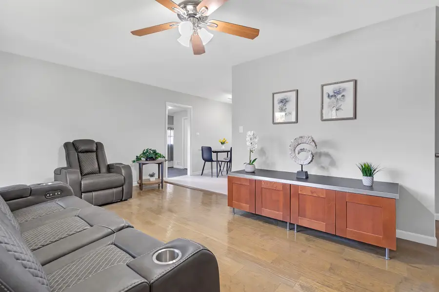 403 Arrowhead Trail, Carol Stream, IL 60188 - #2