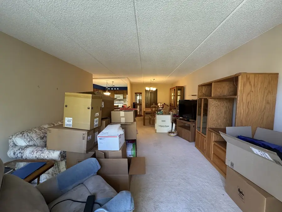 6433 W Belle Plaine Avenue #302, Chicago, IL 60634 - #2