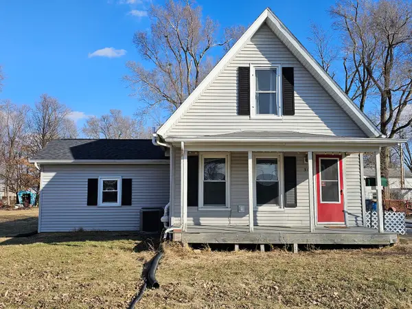 310 N 1st Avenue, Chenoa, IL 61726