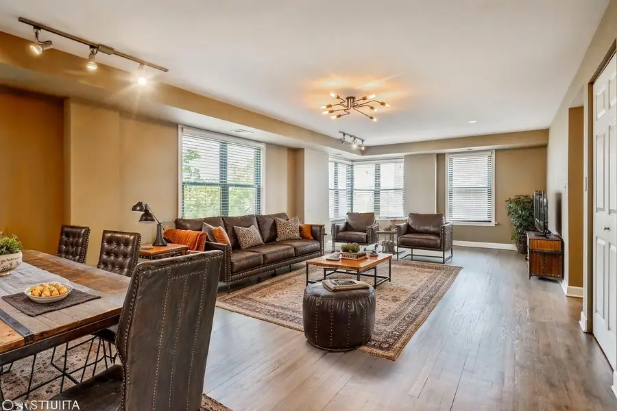 2545 W Catalpa Avenue #4A, Chicago, IL 60625 - Image #2