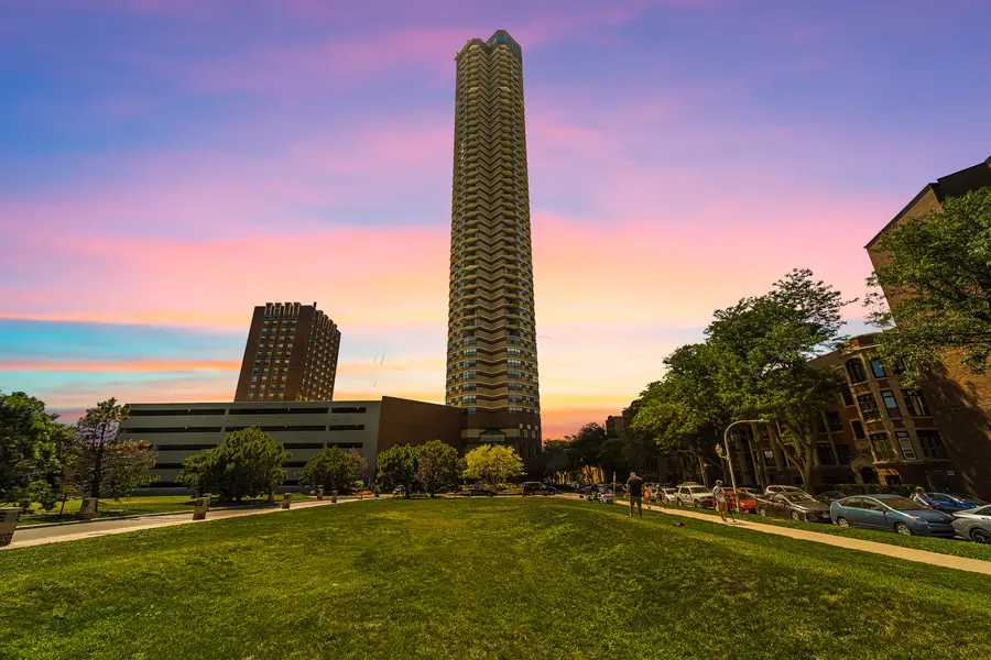 3660 N Lake Shore Drive #1812, Chicago, IL 60613 - Image #2