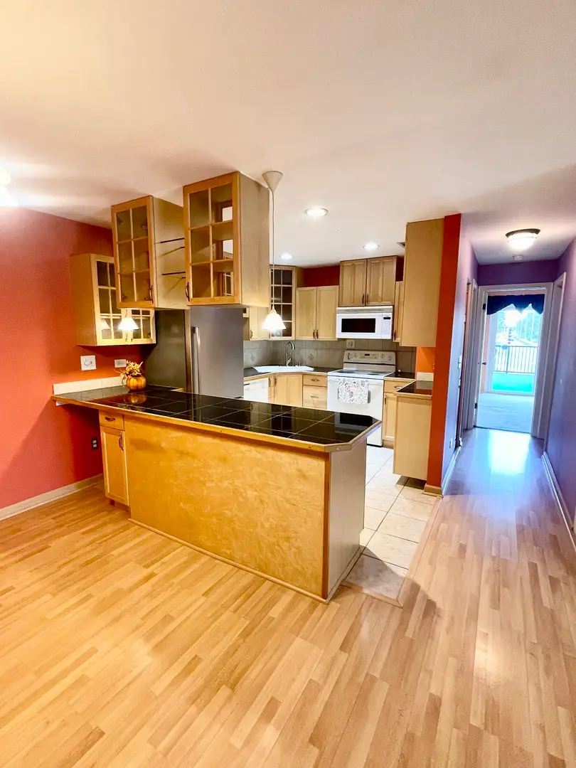 1306 S New Wilke Road #2B, Arlington Heights, IL 60005 - Image #2