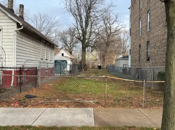 652 W 61st Place, Chicago, IL 60621