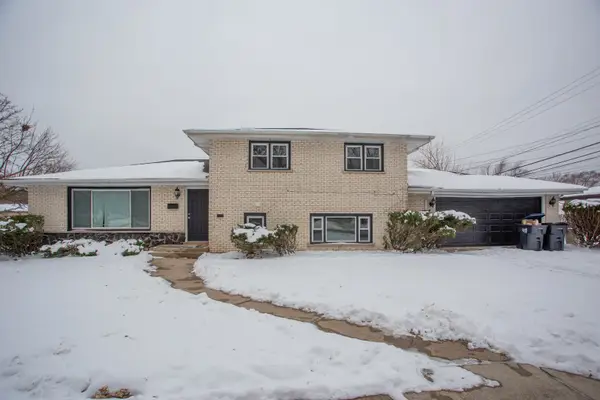 916 E 168th Street, South Holland, IL 60473