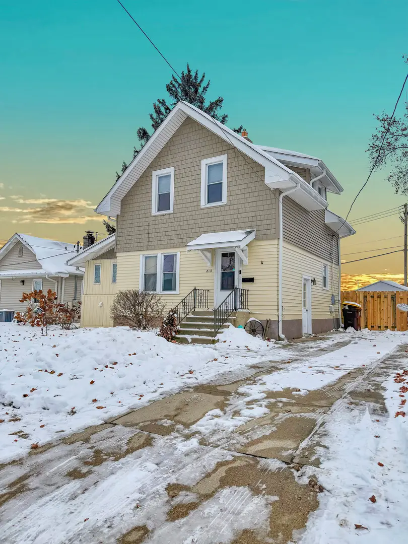 813 W Cleveland Street, Freeport, IL 61032 - Image #1
