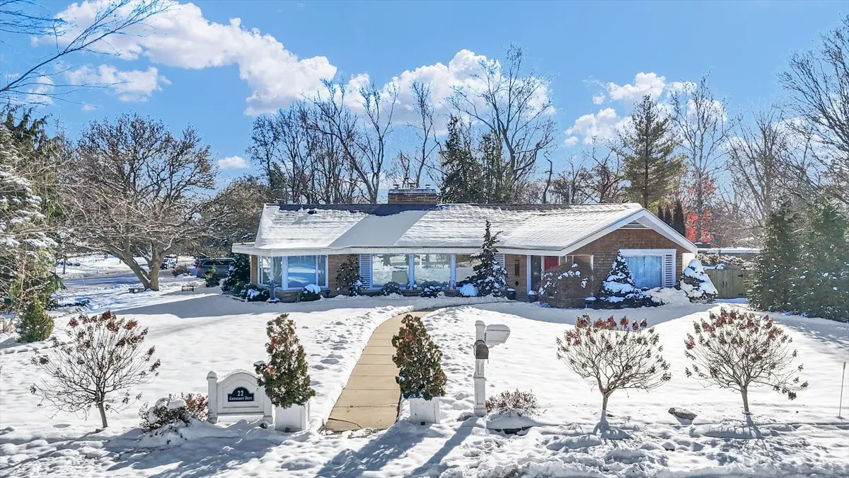 22 Greencroft Drive, Champaign, IL 61821 - Image #1