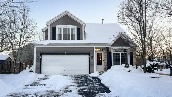 2809 Forestview Drive, Carpentersville, IL 60110