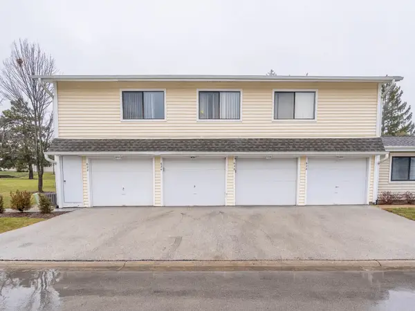 624 Breakers Point #624, Schaumburg, IL 60194