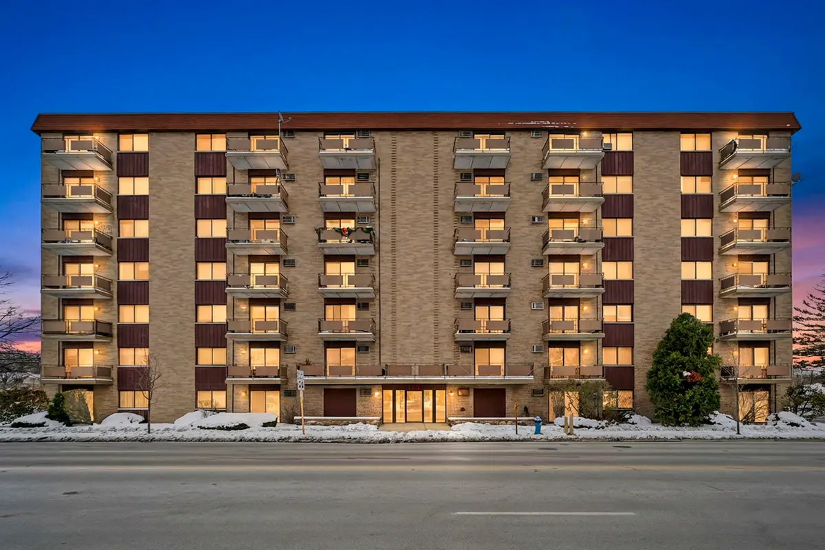 850 Des Plaines Avenue #207, Forest Park, IL 60130 - Image #1