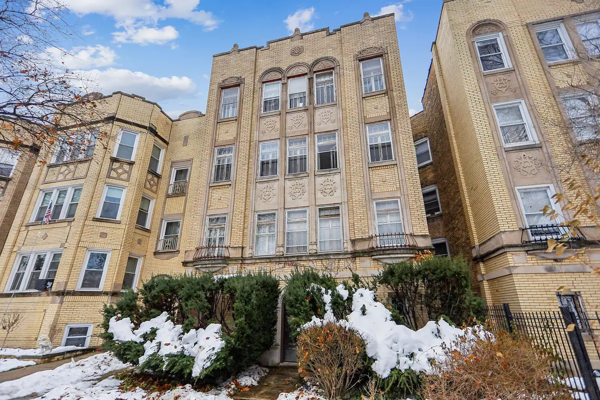 6434 N Mozart Street, Chicago, IL 60645 - Image #1