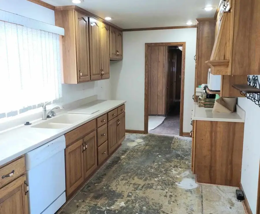 34 Walnut Circle, Tuscola, IL 61953 - Image #3