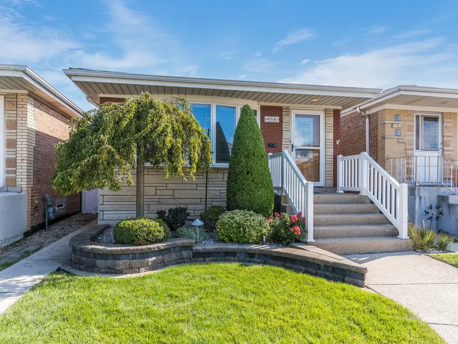 6235 S Rutherford Avenue, Chicago, IL 60638 - Image #2