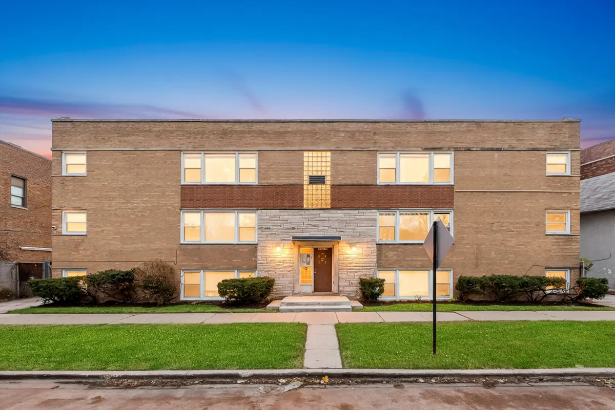 7327 S Kingston Avenue #2, Chicago, IL 60649 - Image #1