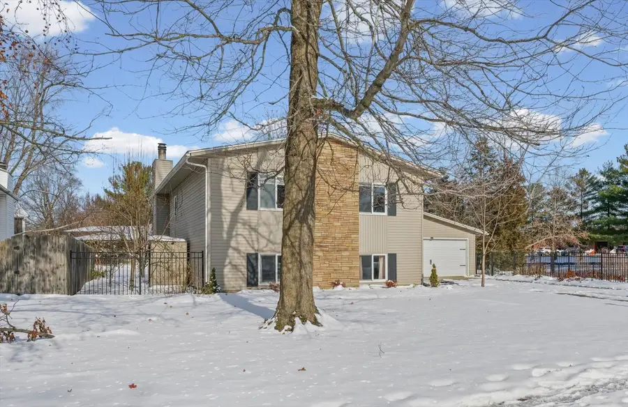 702 Devonshire Drive, Champaign, IL 61820 - Image #2