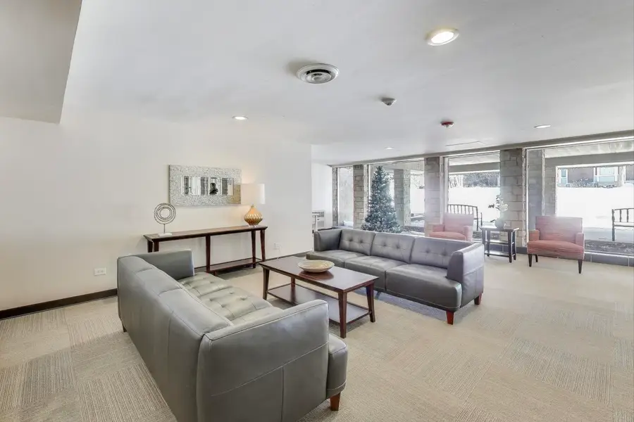 400 Ascot Drive #3M, Park Ridge, IL 60068 - Image #2