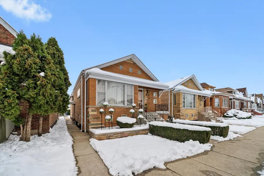 3915 W 64th Place, Chicago, IL 60629 - Image #2