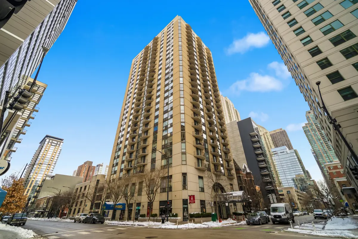 70 W Huron Street #607, Chicago, IL 60654 - Image #1