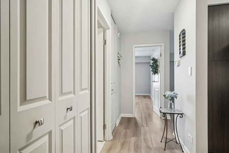 1605 E Central Road #111B, Arlington Heights, IL 60005 - Image #2