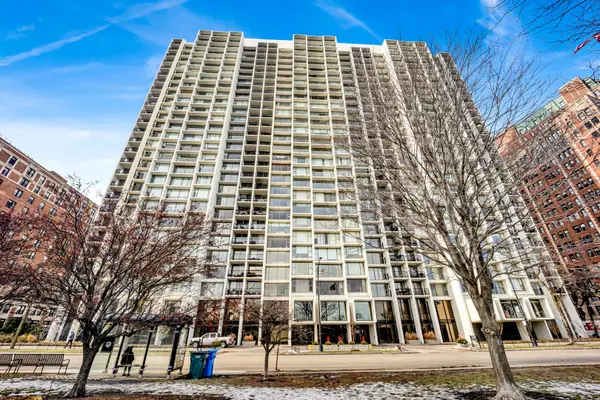 3200 N Lake Shore Drive #909, Chicago, IL 60657