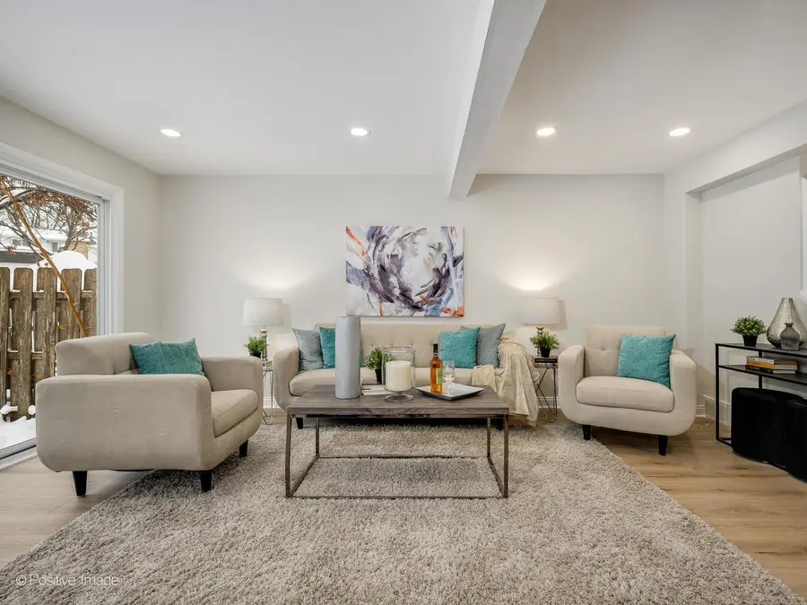 526 Thomas Road, Bolingbrook, IL 60440 - Image #3