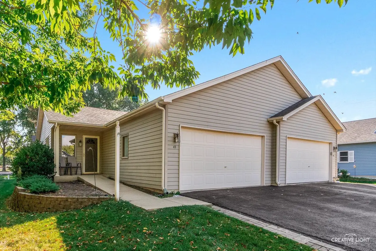 43 S Juniper Drive, North Aurora, IL 60542 - Image #1