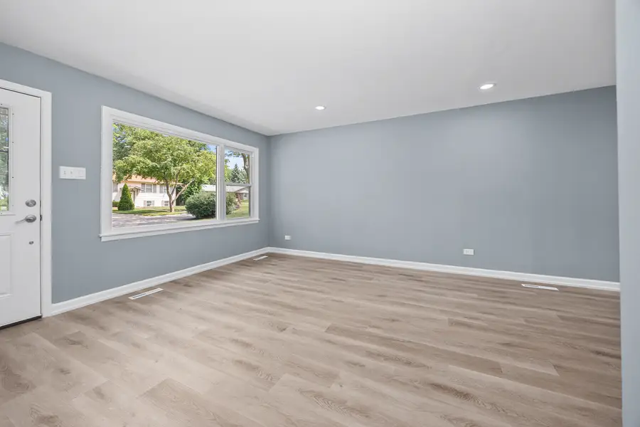 6640 Peach Tree Street, Hanover Park, IL 60133 - Image #3