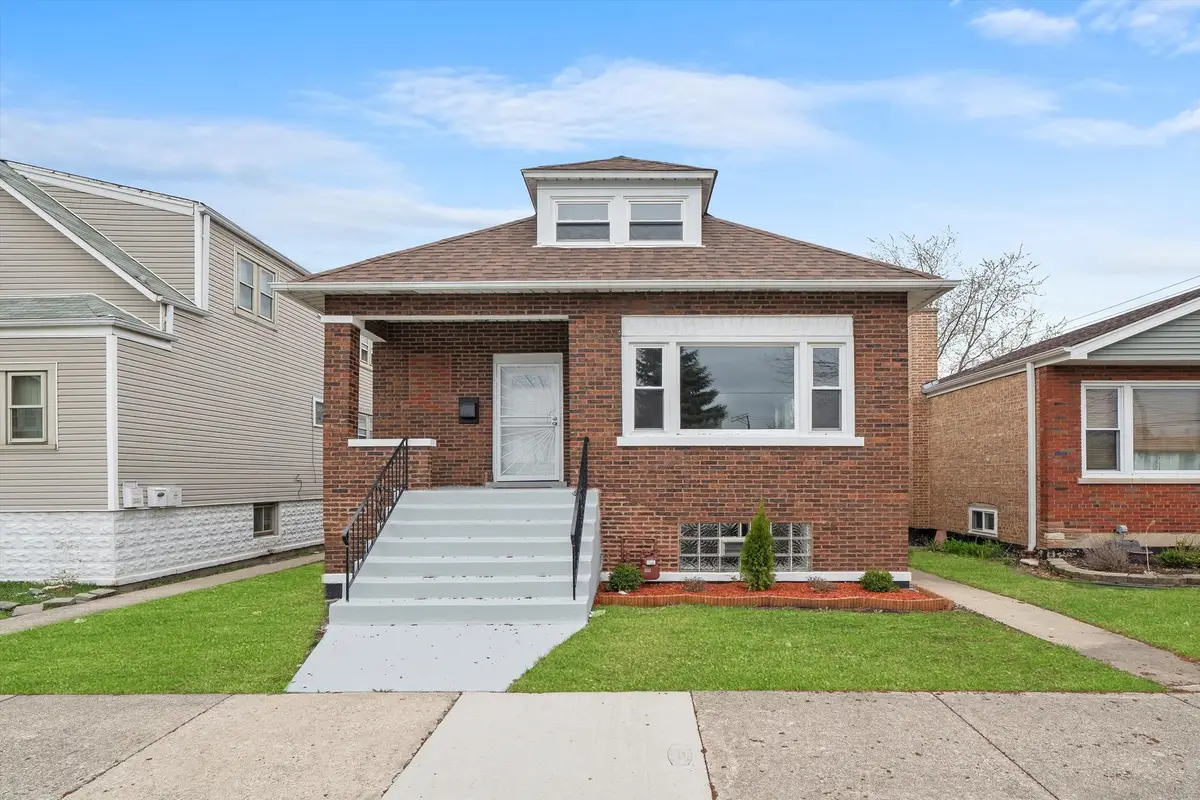 5237 S Long Avenue, Chicago, IL 60638 - Image #1